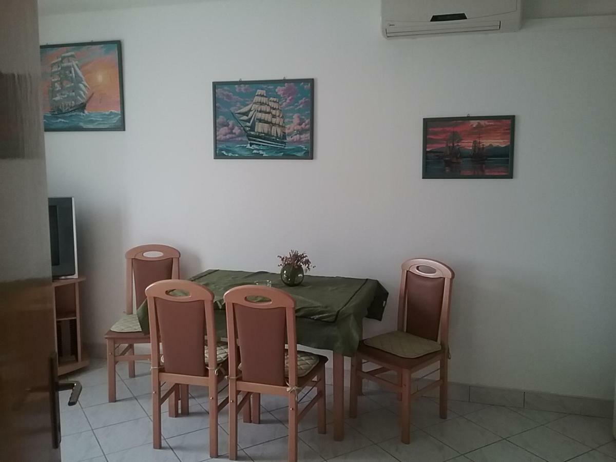 Apartmani Pisac Vis Exterior foto